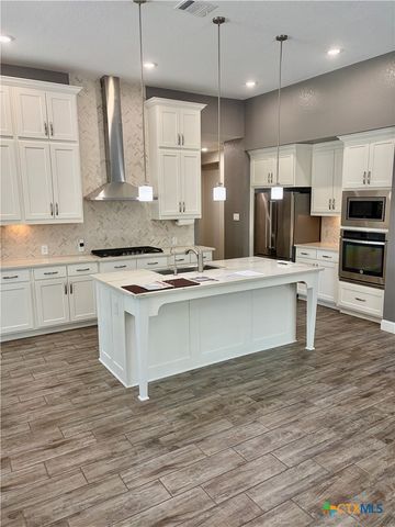 1404 Pioneer Drive, New Braunfels, TX 78132