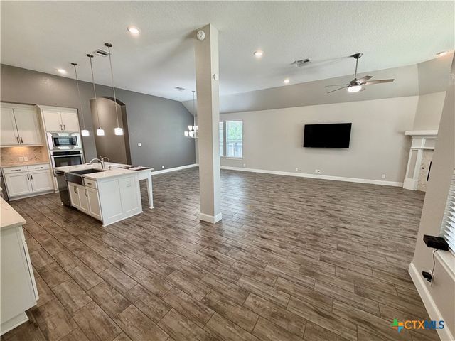 1404 Pioneer Drive, New Braunfels, TX 78132