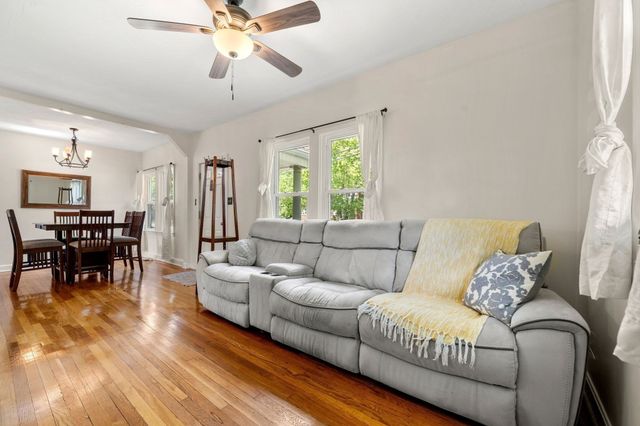 24 Lakeview Ave, Taunton, MA 02780