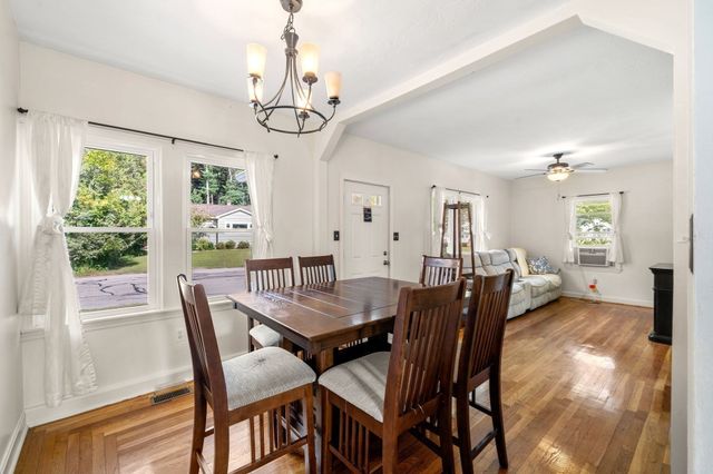 24 Lakeview Ave, Taunton, MA 02780