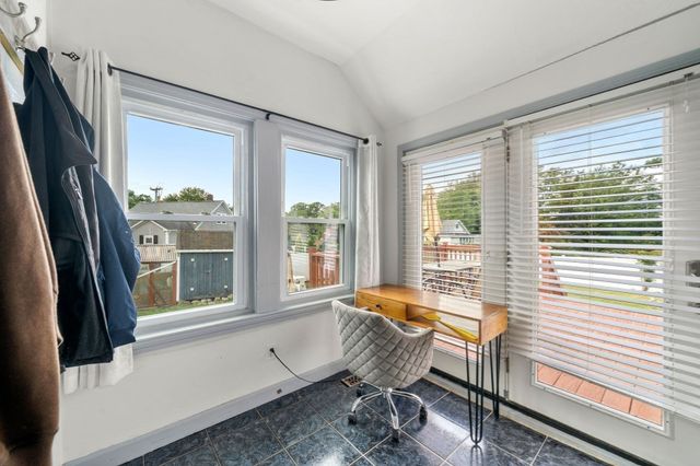 24 Lakeview Ave, Taunton, MA 02780