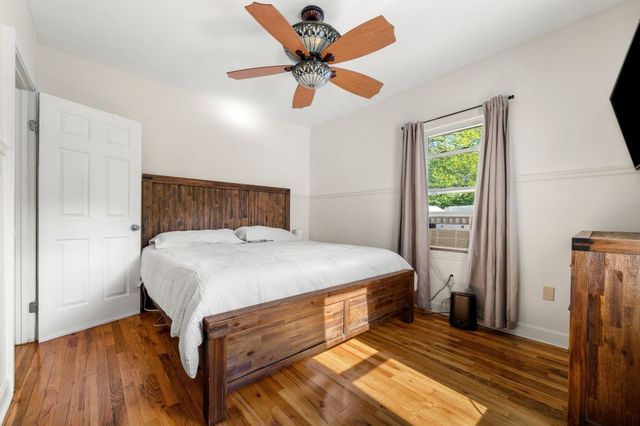 24 Lakeview Ave, Taunton, MA 02780