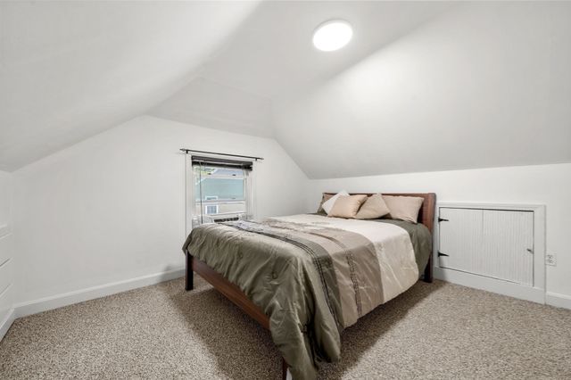 24 Lakeview Ave, Taunton, MA 02780