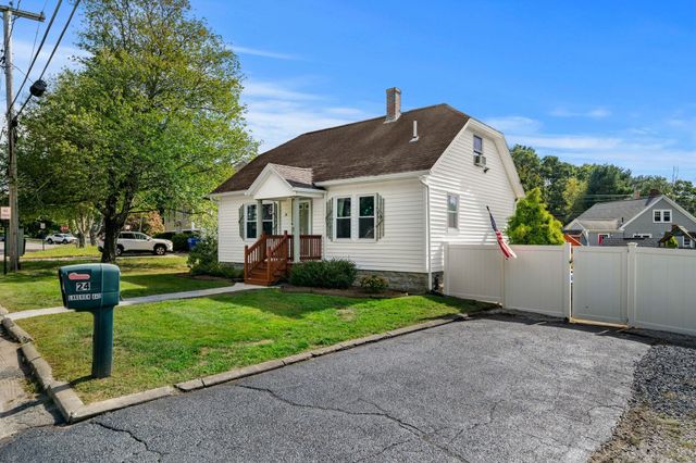 24 Lakeview Ave, Taunton, MA 02780