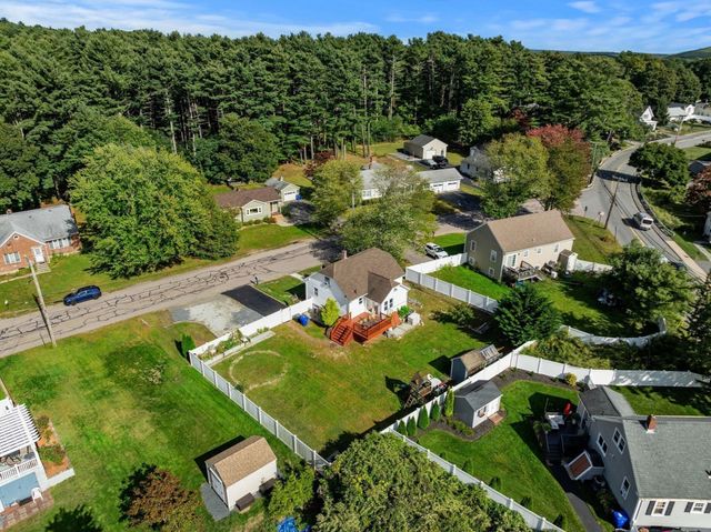 24 Lakeview Ave, Taunton, MA 02780