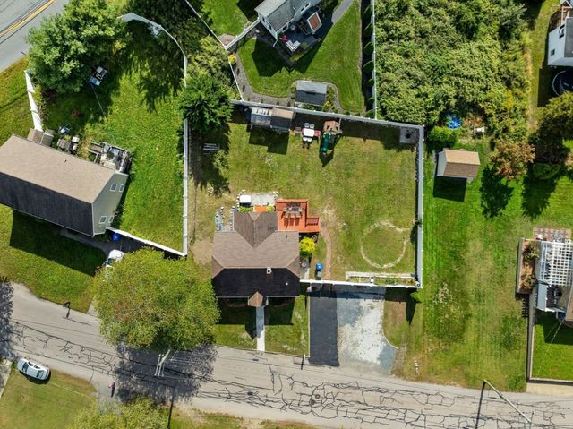 24 Lakeview Ave, Taunton, MA 02780
