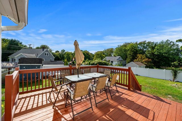 24 Lakeview Ave, Taunton, MA 02780
