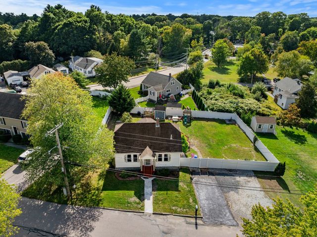 24 Lakeview Ave, Taunton, MA 02780
