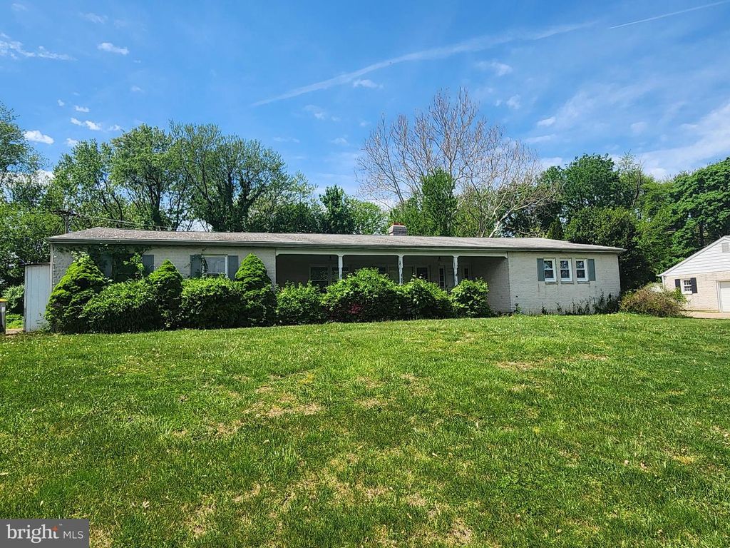 10 ADDISON DRIVE, Newark, DE 19702
