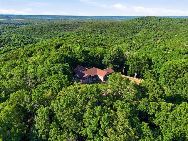 40 Twin Peak Drive, Holiday Island, AR 72631