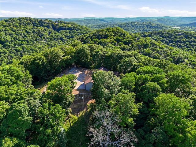 40 Twin Peak Drive, Holiday Island, AR 72631