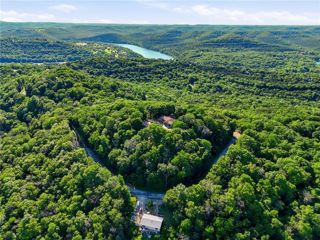 40 Twin Peak Drive, Holiday Island, AR 72631