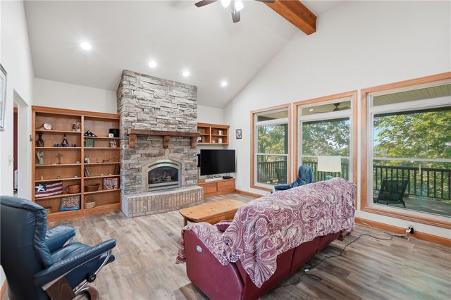 40 Twin Peak Drive, Holiday Island, AR 72631