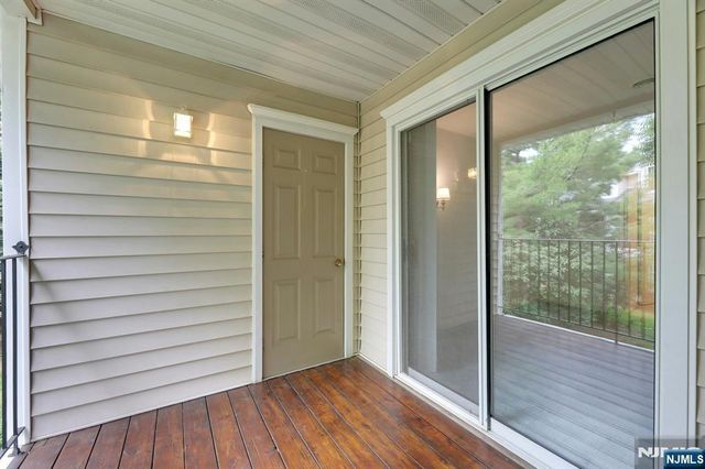 6 Collura Lane, Clifton, NJ 07012