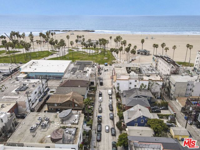 25 Horizon Avenue, Venice, CA 90291