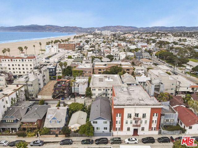 25 Horizon Avenue, Venice, CA 90291