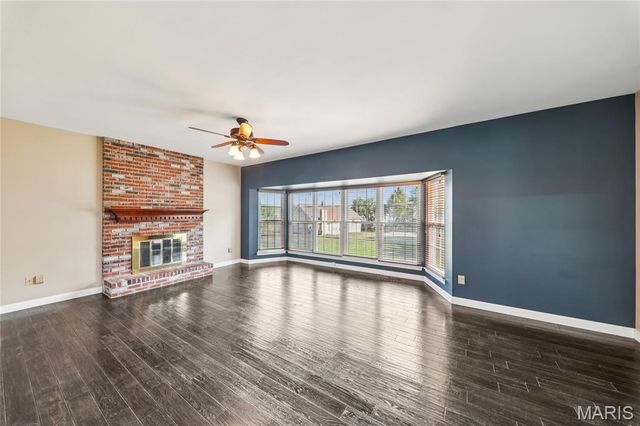 826 Crosswood Court, St Louis, MO 63129