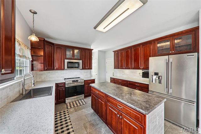 826 Crosswood Court, St Louis, MO 63129