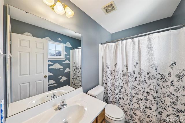 826 Crosswood Court, St Louis, MO 63129