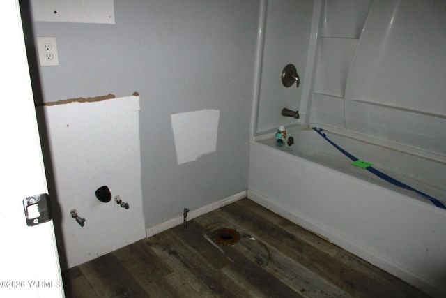 208 N Alder St, Toppenish, WA 98948