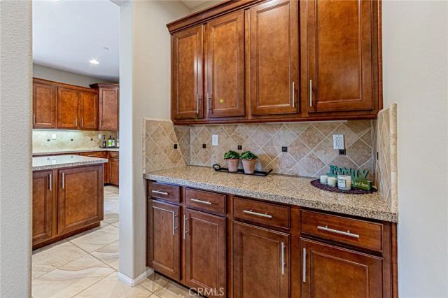 28633 Farrier, Valencia, CA 91354