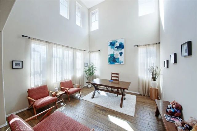 28633 Farrier, Valencia, CA 91354