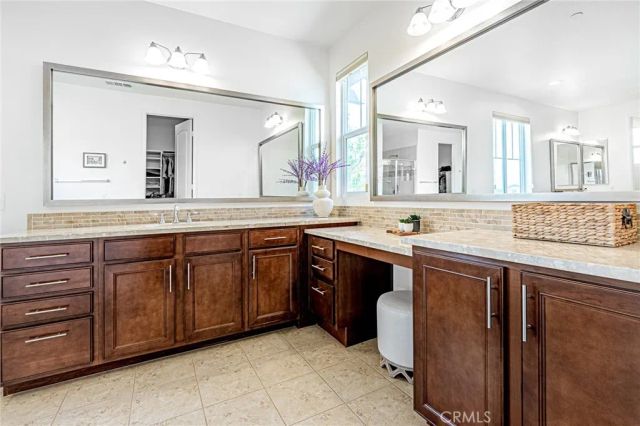 28633 Farrier, Valencia, CA 91354