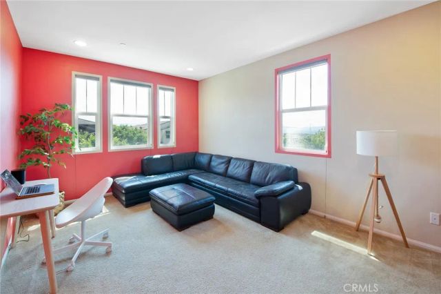 28633 Farrier, Valencia, CA 91354