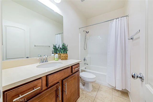 28633 Farrier, Valencia, CA 91354