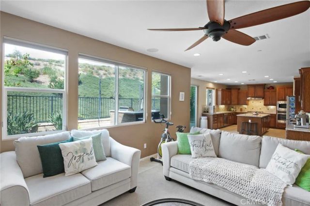 28633 Farrier, Valencia, CA 91354