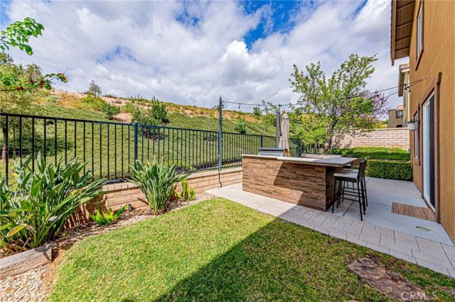 28633 Farrier, Valencia, CA 91354