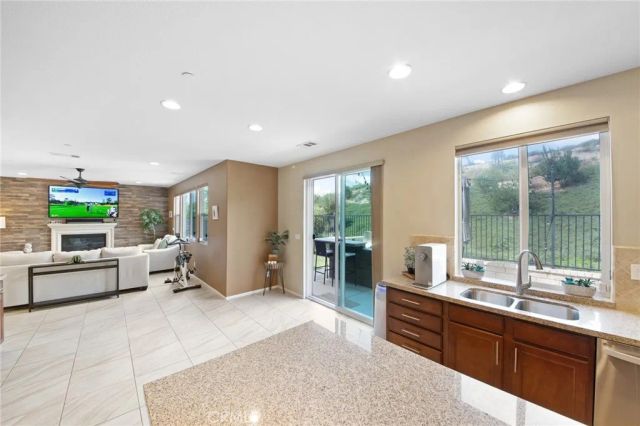 28633 Farrier, Valencia, CA 91354