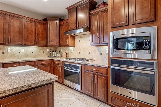 28633 Farrier, Valencia, CA 91354