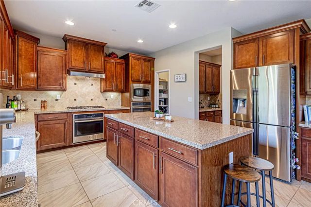 28633 Farrier, Valencia, CA 91354