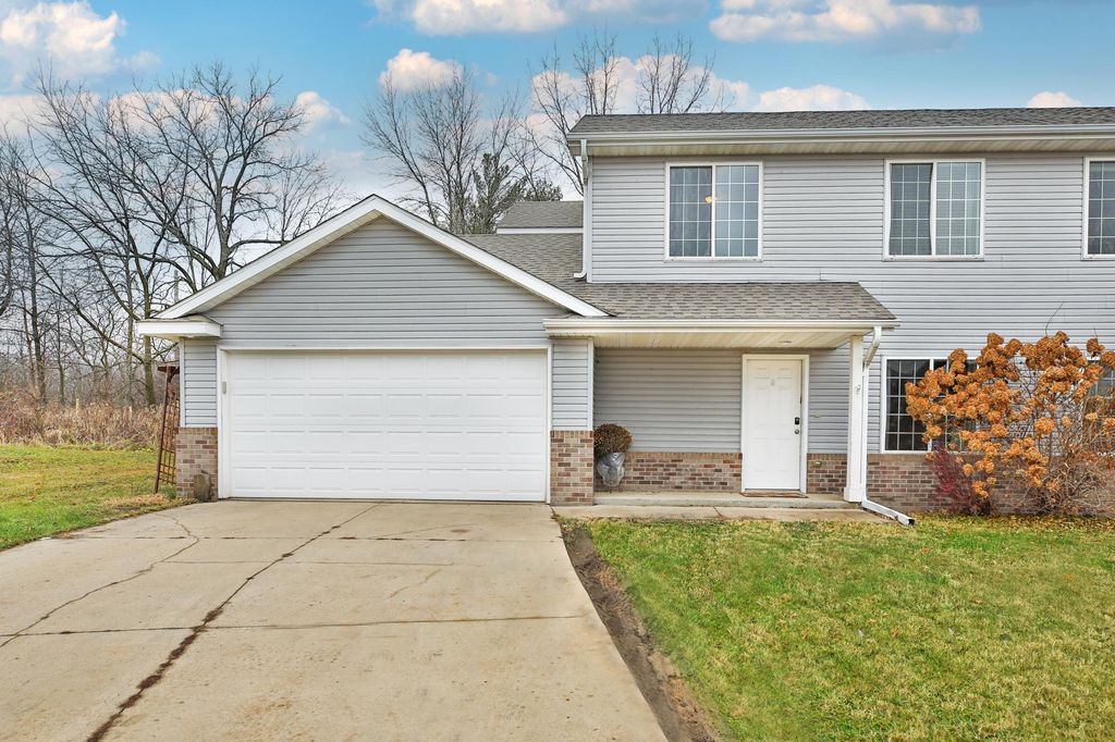 29 6th Avenue SE, Dodge Center, MN 55927