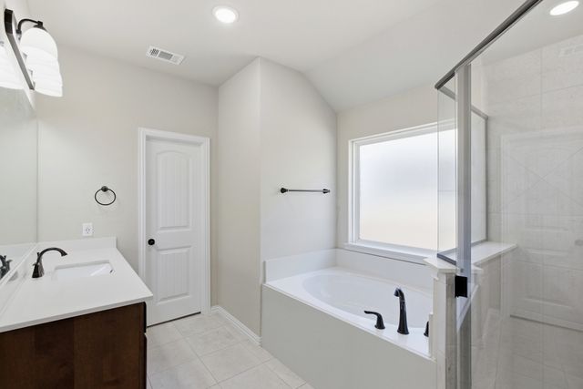 1708 Stanchion Court, Weatherford, TX 76087