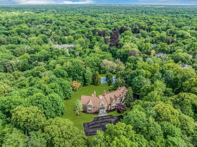 12 Saddle Ridge Road, Old Westbury, NY 11568
