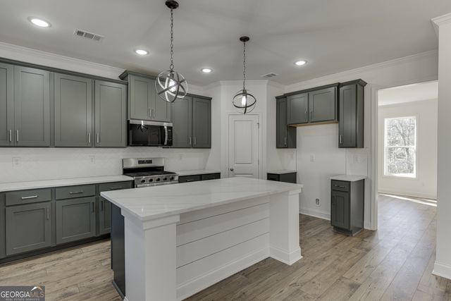 1003 Lakeview, Commerce, GA 30529