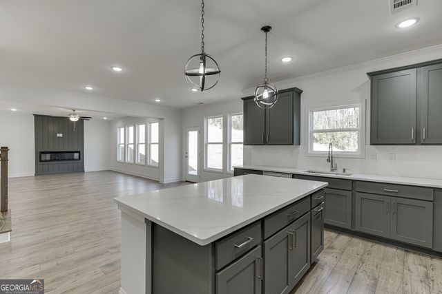 1003 Lakeview, Commerce, GA 30529