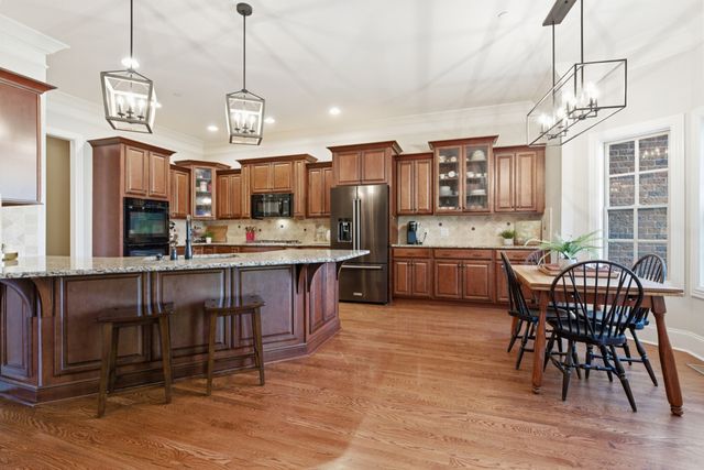 805 Queen Annes Ct, Nolensville, TN 37135