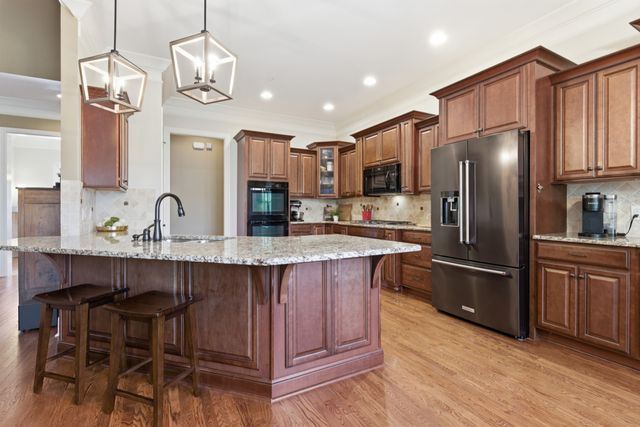 805 Queen Annes Ct, Nolensville, TN 37135