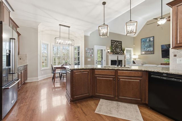 805 Queen Annes Ct, Nolensville, TN 37135