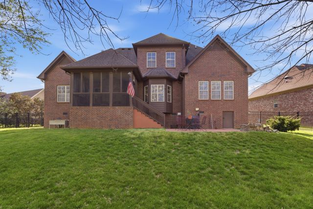 805 Queen Annes Ct, Nolensville, TN 37135