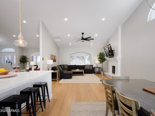5612 E GRANDVIEW Road, Scottsdale, AZ 85254