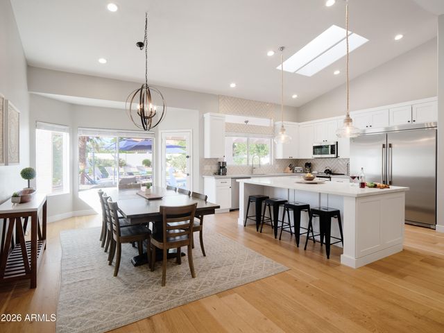 5612 E GRANDVIEW Road, Scottsdale, AZ 85254