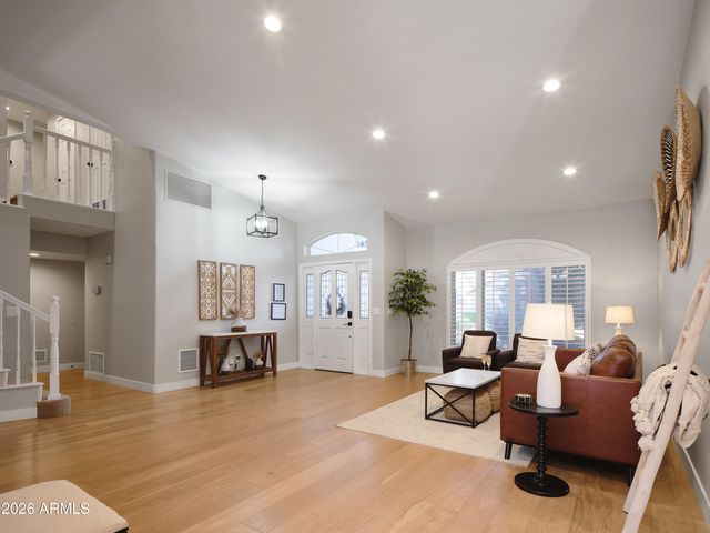 5612 E GRANDVIEW Road, Scottsdale, AZ 85254