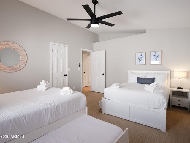 5612 E GRANDVIEW Road, Scottsdale, AZ 85254