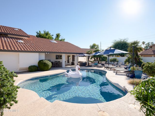 5612 E GRANDVIEW Road, Scottsdale, AZ 85254