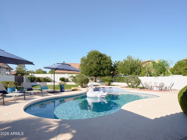 5612 E GRANDVIEW Road, Scottsdale, AZ 85254