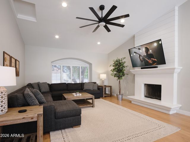 5612 E GRANDVIEW Road, Scottsdale, AZ 85254